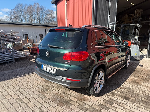 Volkswagen Tiguan 4 of 5