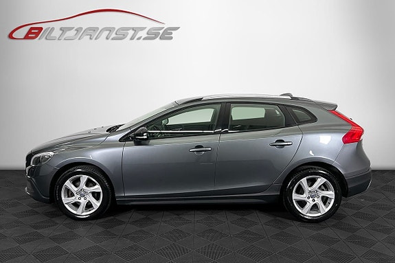 Volvo V40 Cross Country 2 of 21