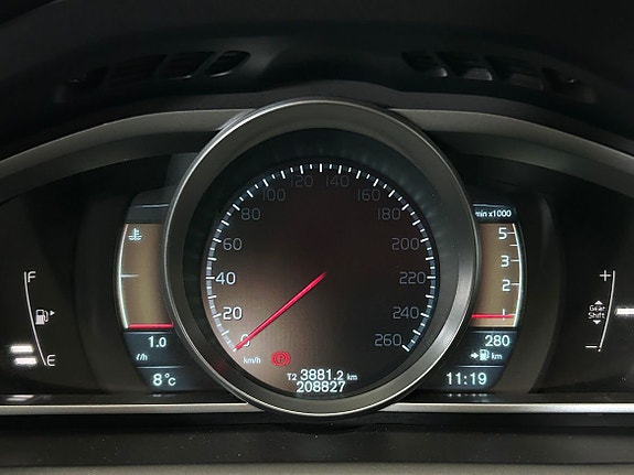 Volvo V40 Cross Country 7 of 21