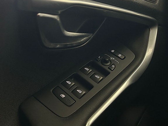 Volvo V40 Cross Country 11 of 21