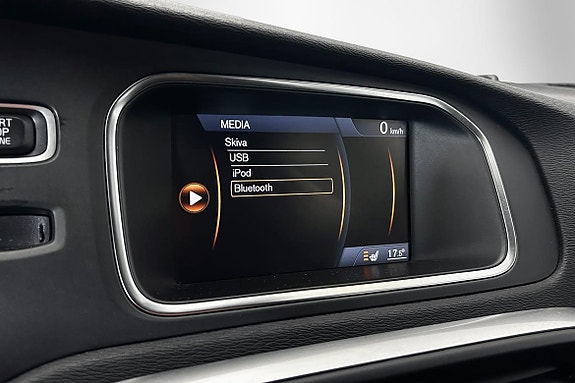 Volvo V40 Cross Country 15 of 21
