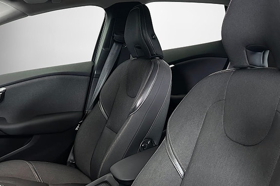 Volvo V40 Cross Country 5 of 21