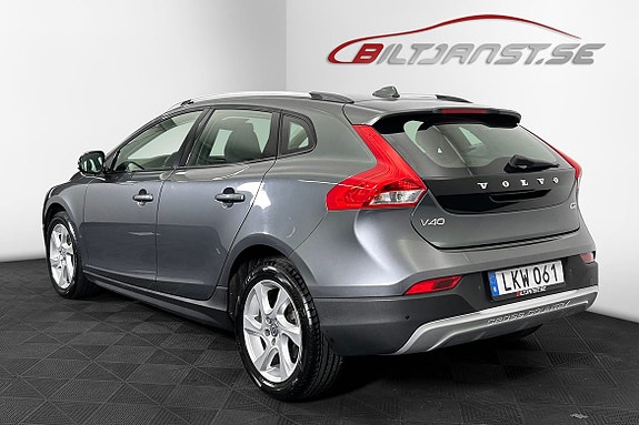 Volvo V40 Cross Country 3 of 21