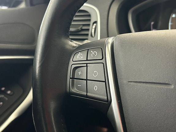 Volvo V40 Cross Country 8 of 21