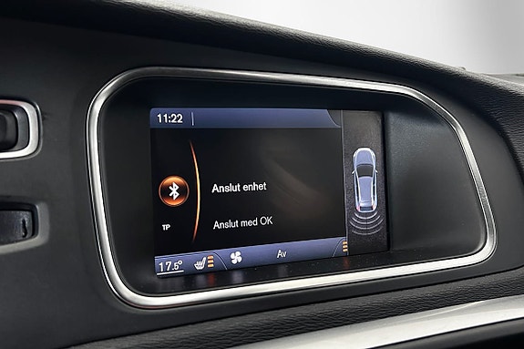Volvo V40 Cross Country 12 of 21