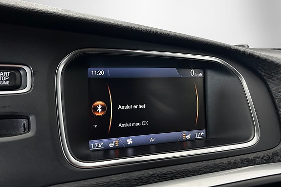 Volvo V40 Cross Country 13 of 21