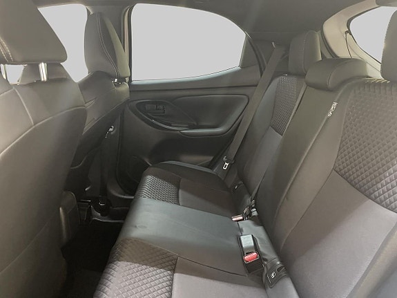 Toyota Yaris 12 of 22
