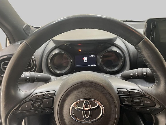 Toyota Yaris 16 of 22