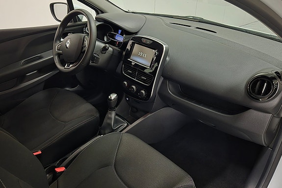 Renault Clio 9 of 15