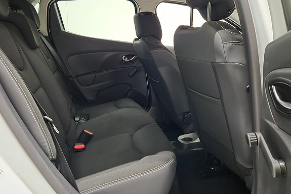 Renault Clio 12 of 15