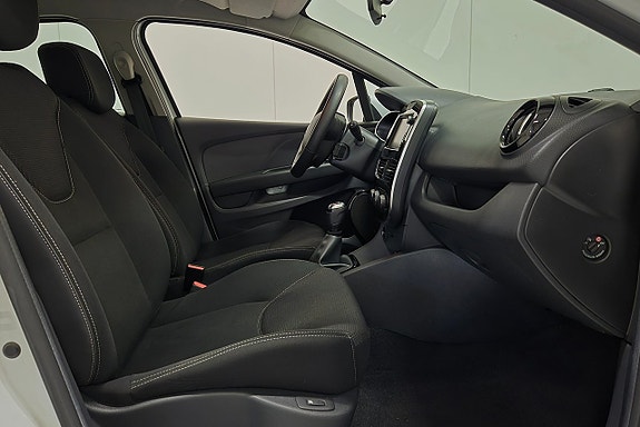Renault Clio 10 of 15