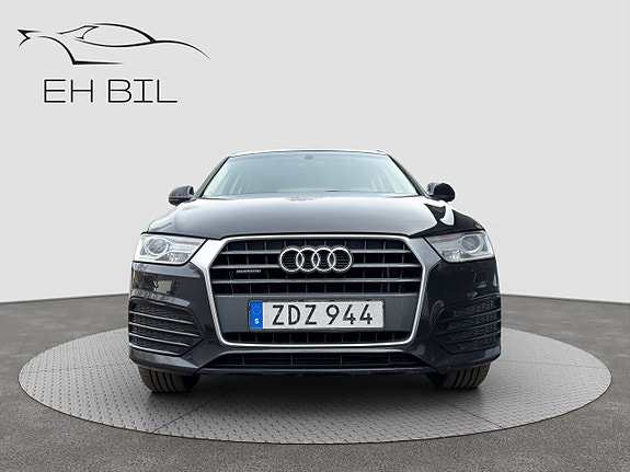 Audi Q3 2 of 5
