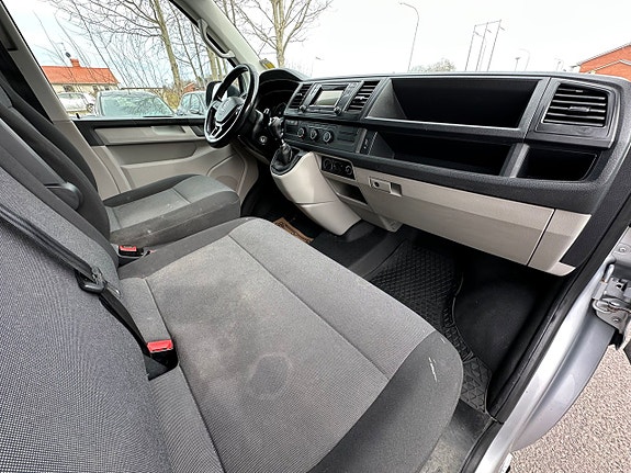 Volkswagen Transporter 13 of 22