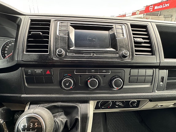 Volkswagen Transporter 17 of 22