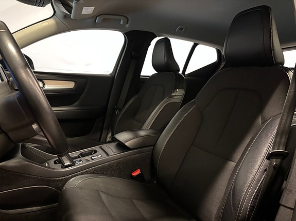 Volvo XC40 6 of 22