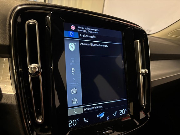 Volvo XC40 14 of 22