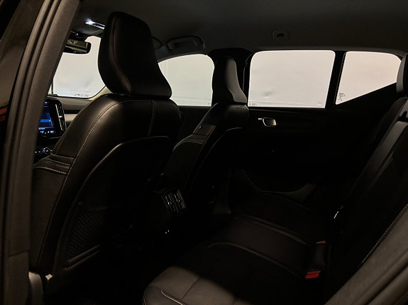 Volvo XC40 18 of 22