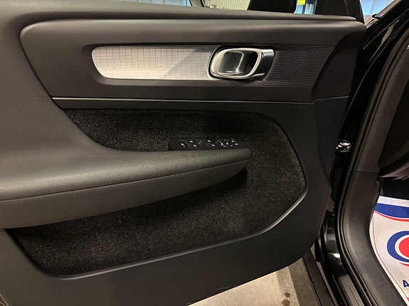 Volvo XC40 5 of 5