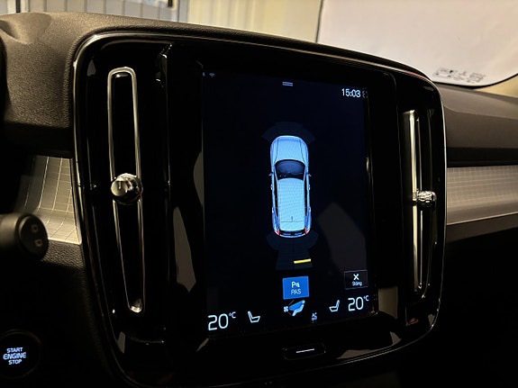 Volvo XC40 10 of 22