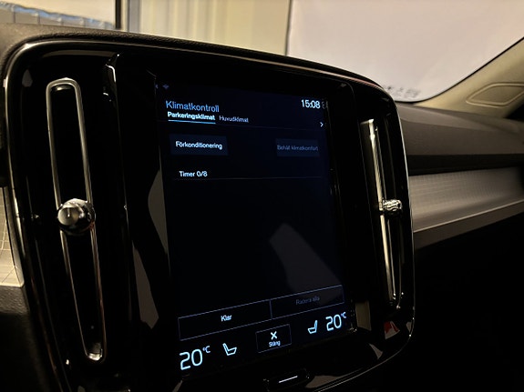 Volvo XC40 15 of 22