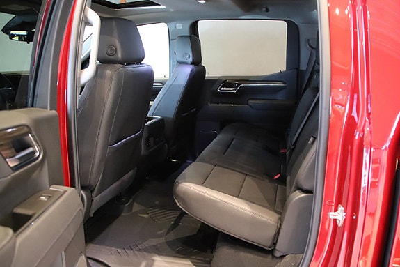 Chevrolet Silverado 1500 8 of 24