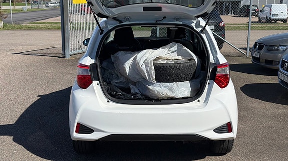 Toyota Yaris 24 of 30
