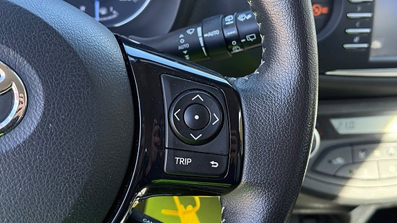 Toyota Yaris 14 of 30
