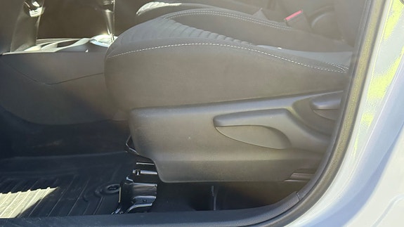 Toyota Yaris 10 of 30