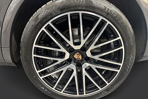 Porsche Cayenne 13 of 14
