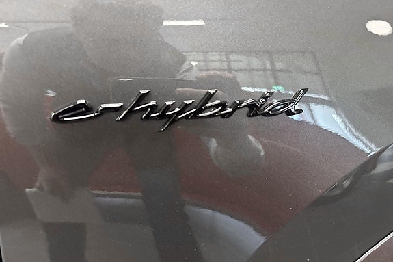 Porsche Cayenne 14 of 14