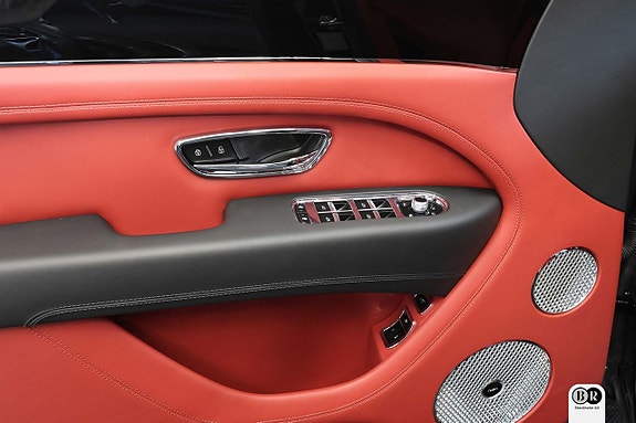 Bentley Bentayga 28 of 30