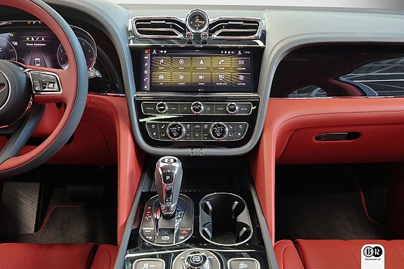 Bentley Bentayga 19 of 30