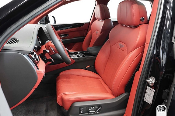 Bentley Bentayga 15 of 30