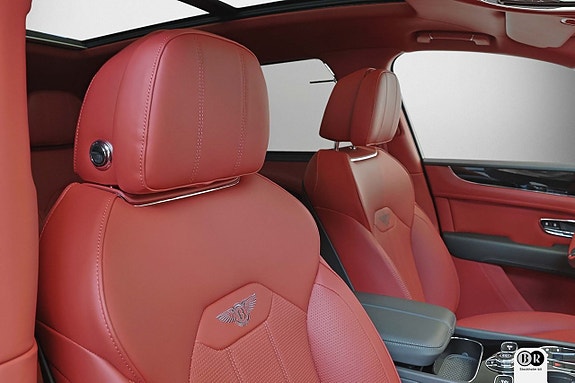 Bentley Bentayga 23 of 30