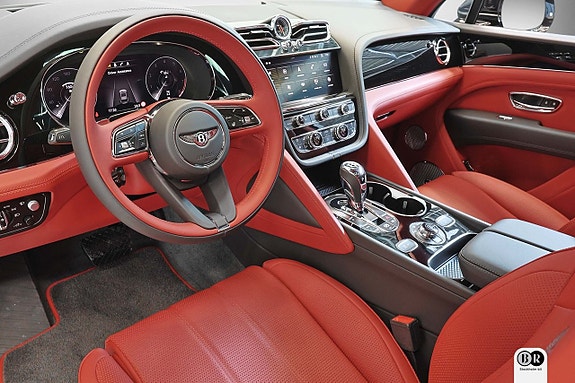 Bentley Bentayga 21 of 30