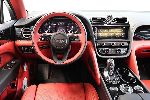 Bentley Bentayga 16 of 30