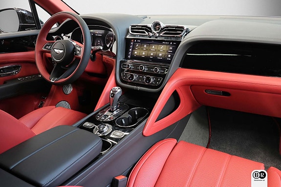 Bentley Bentayga 18 of 30