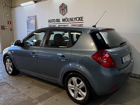 Kia Ceed 3 of 5