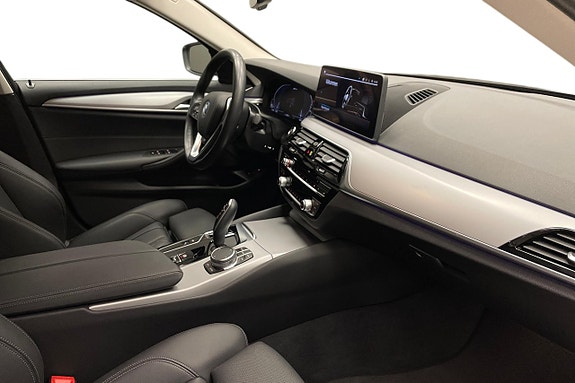 BMW 530e 11 of 12