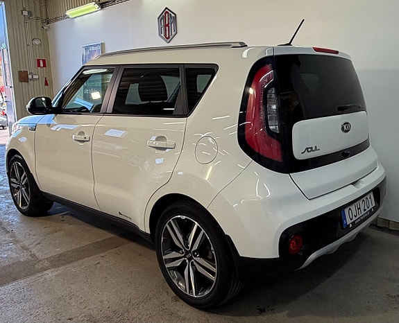 Kia Soul 3 of 5