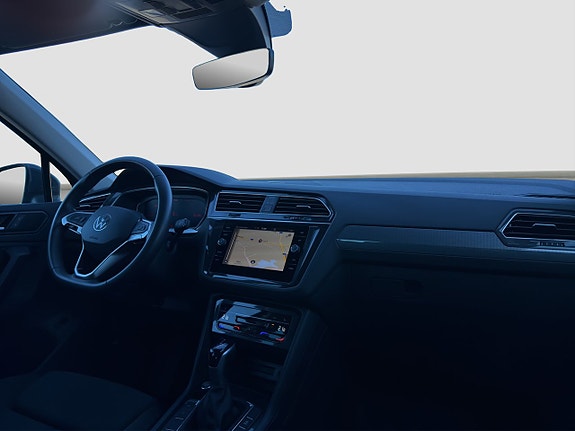 Volkswagen Tiguan 12 of 22