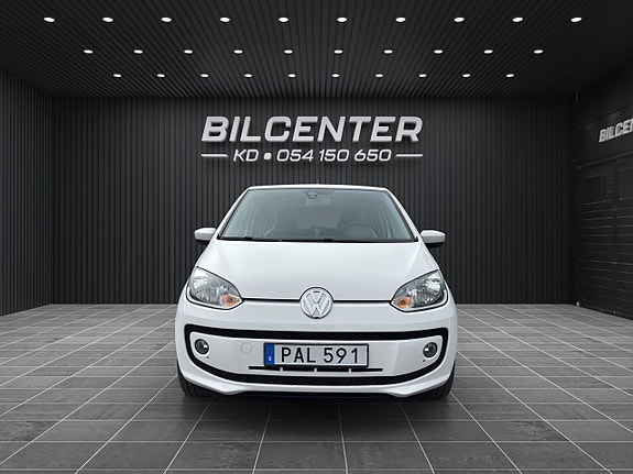 Volkswagen UP! 2 of 5