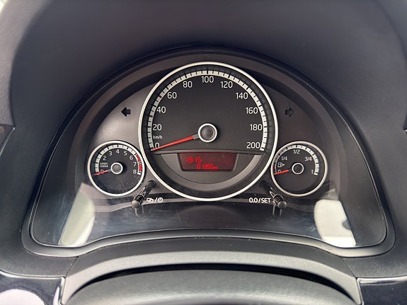 Volkswagen UP! 16 of 20