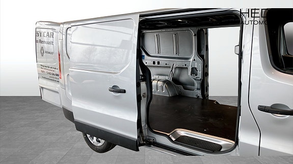 Renault Trafic 9 of 12