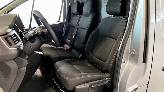 Renault Trafic 5 of 12