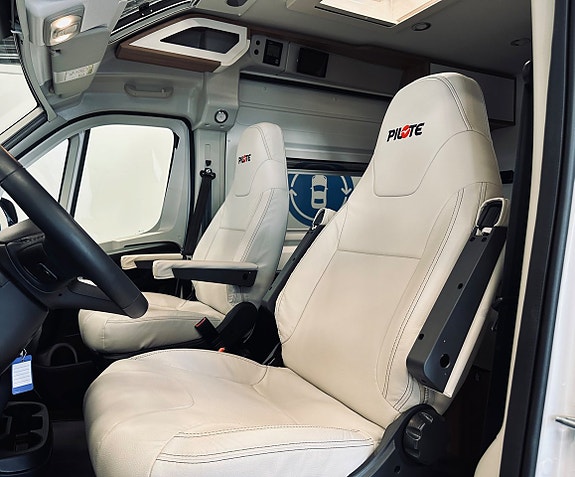 Pilote V 600 G Skydome, Markis, Solceller 8 of 20