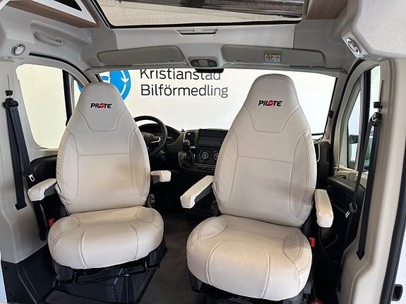 Pilote V 600 G Skydome, Markis, Solceller 5 of 20