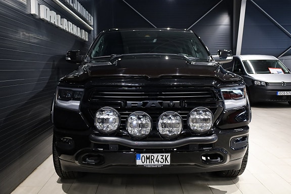 Dodge RAM 1500 2 of 5