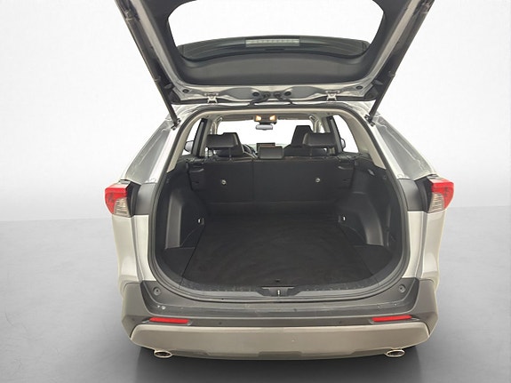 Toyota RAV4 8 of 30