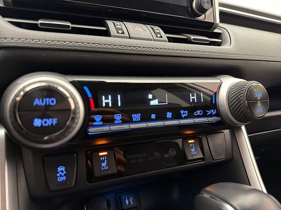 Toyota RAV4 22 of 30
